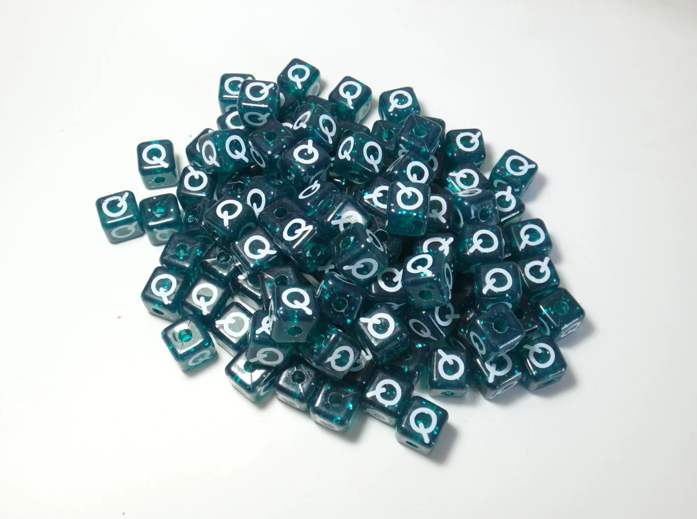 plastic alphabet letter beads 12mm with vertical hole,promotion plastic single letter alphabet beads,plastic square letter beads