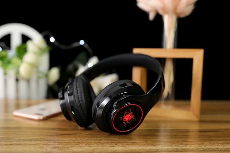 Fashion Headphones Bluetooth Technology For Wireless Freedom