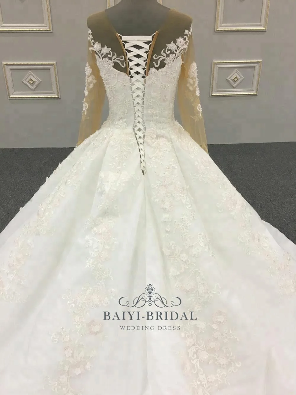 Ivory High Quality Appliqued Long Sleeves  Wedding Dress Ball Bridal Gown