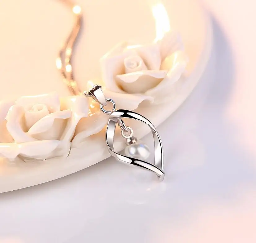 
New Women Design 925 Silver CZ Pendant Necklace 