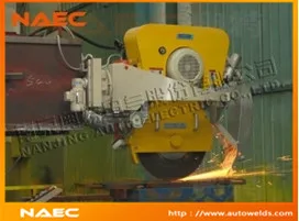 Шлифовальный станок для зачистки наружных продольных швов