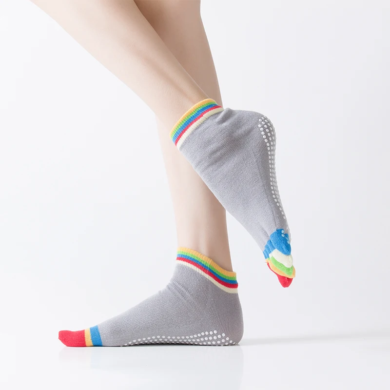 Comfortable Women Polyester Dot Silicon Gel Wholesale Colored Five Toe Yoga Socks