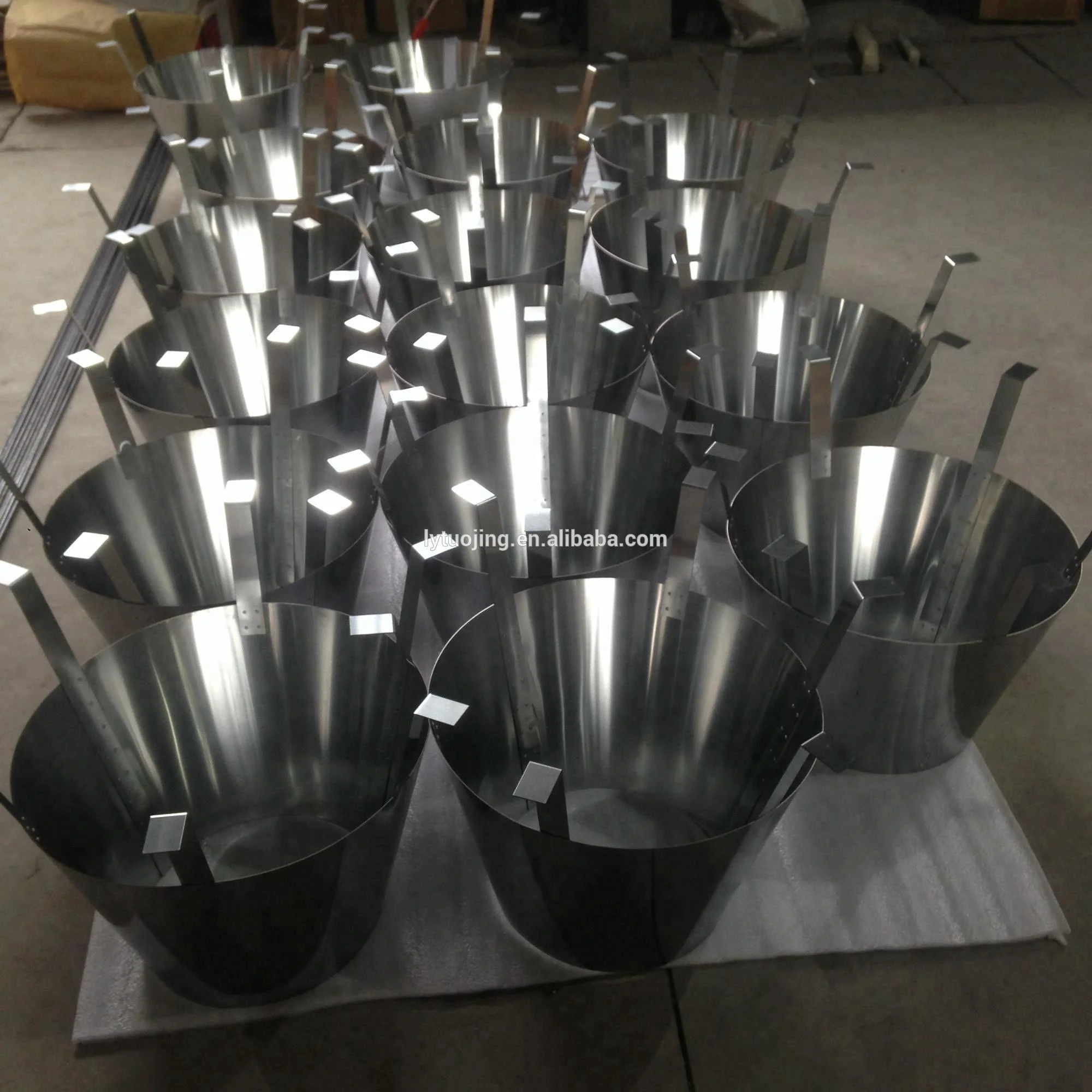 A two-layer structure of molybdenum cylindrical heat shield