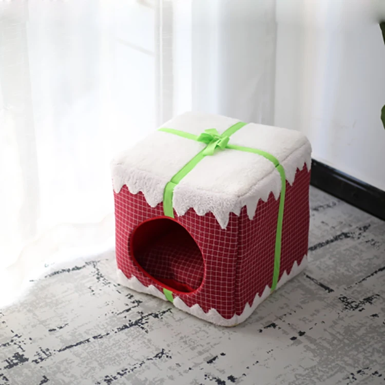 Wholesale Cute Christmas Square Shaped Plush Pet Dog Cat Bed Pet Beds Accessories Cave Bed House