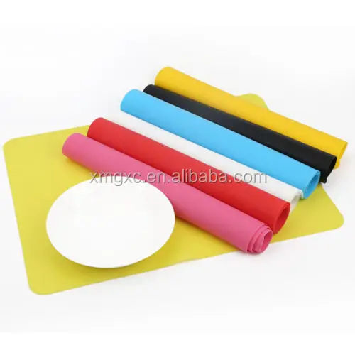 Non-slip customer branded silicone table mat