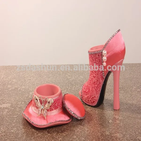 Модная розовая полимерная шкатулка для украшений в форме шляпы.