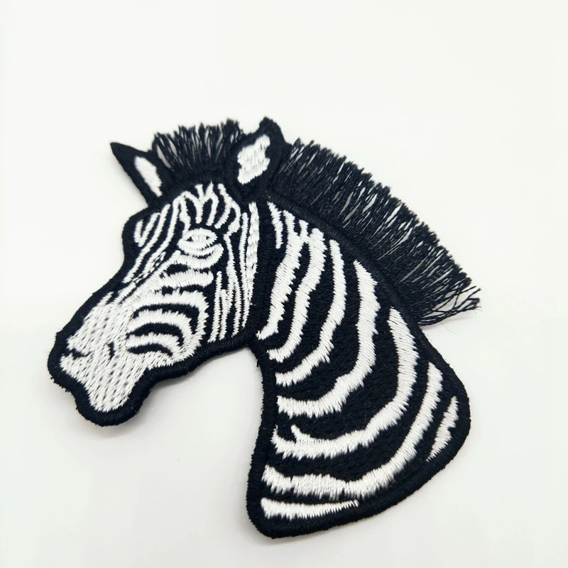 Заводской поставщик, 3D моющиеся вышитые значки, низкий минимальный заказ, термоклейкие нашивки для одежды