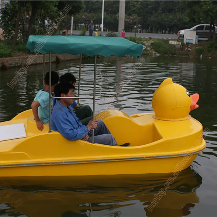 Kids favourite water park play eqipment duck design water pedal boat on sale