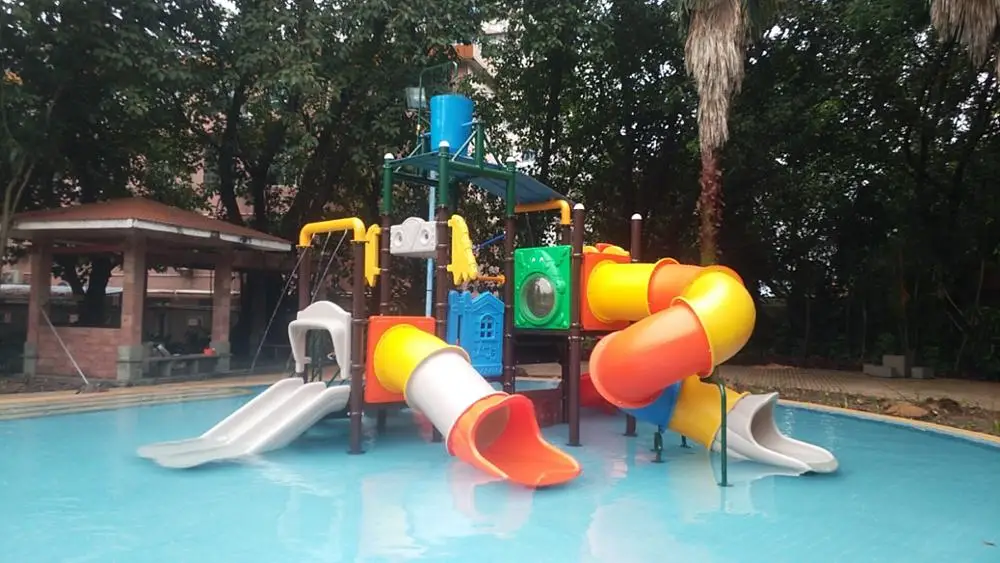 New project reference  spray complete mini water park castle theme park in ground water slide aqua park equipment QX-S019