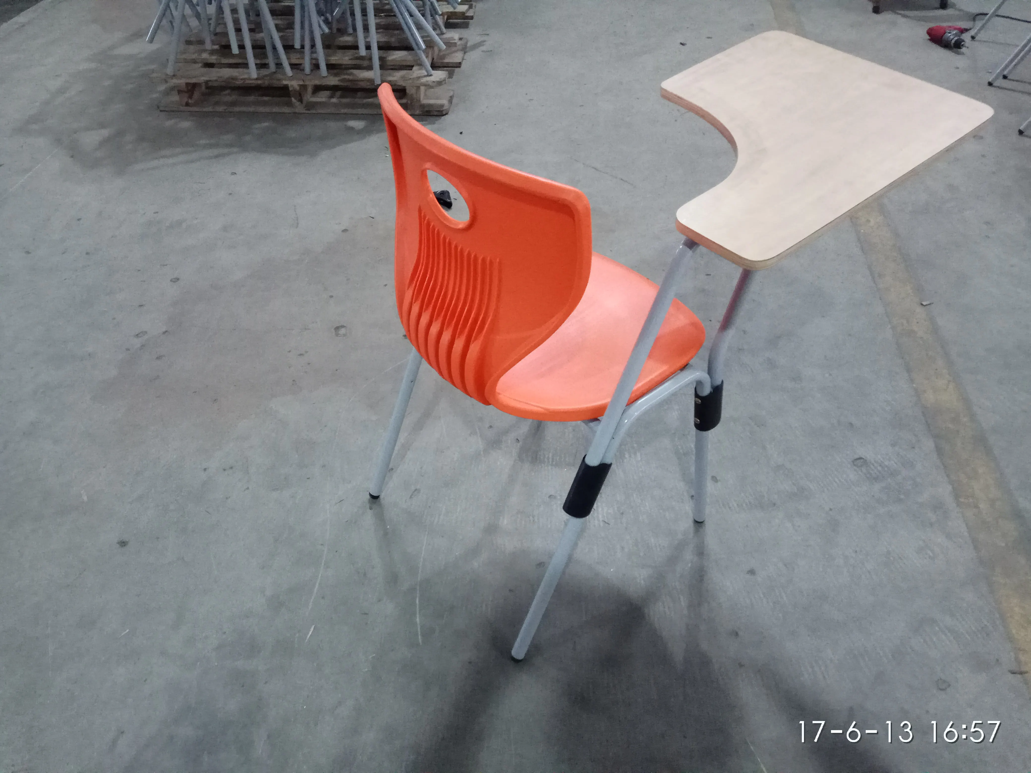 Modern plastic school student training chair with writing pad