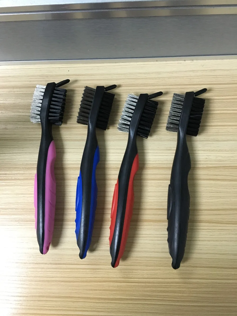 Deluxe golf brush with Groover& 2 FT RETRACTOR