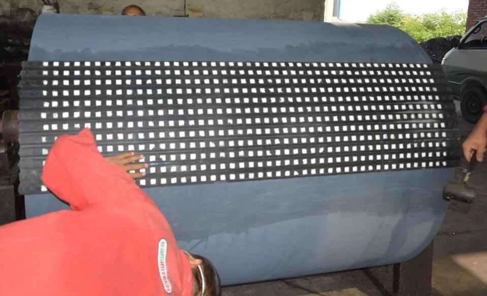 10 12 15 20mm Conveyor Drum Pulley Rubber Diamond Lagging Sheet