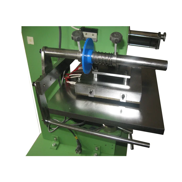 
Pneumatic Leathers,papers,hot stamping machine with movement table 