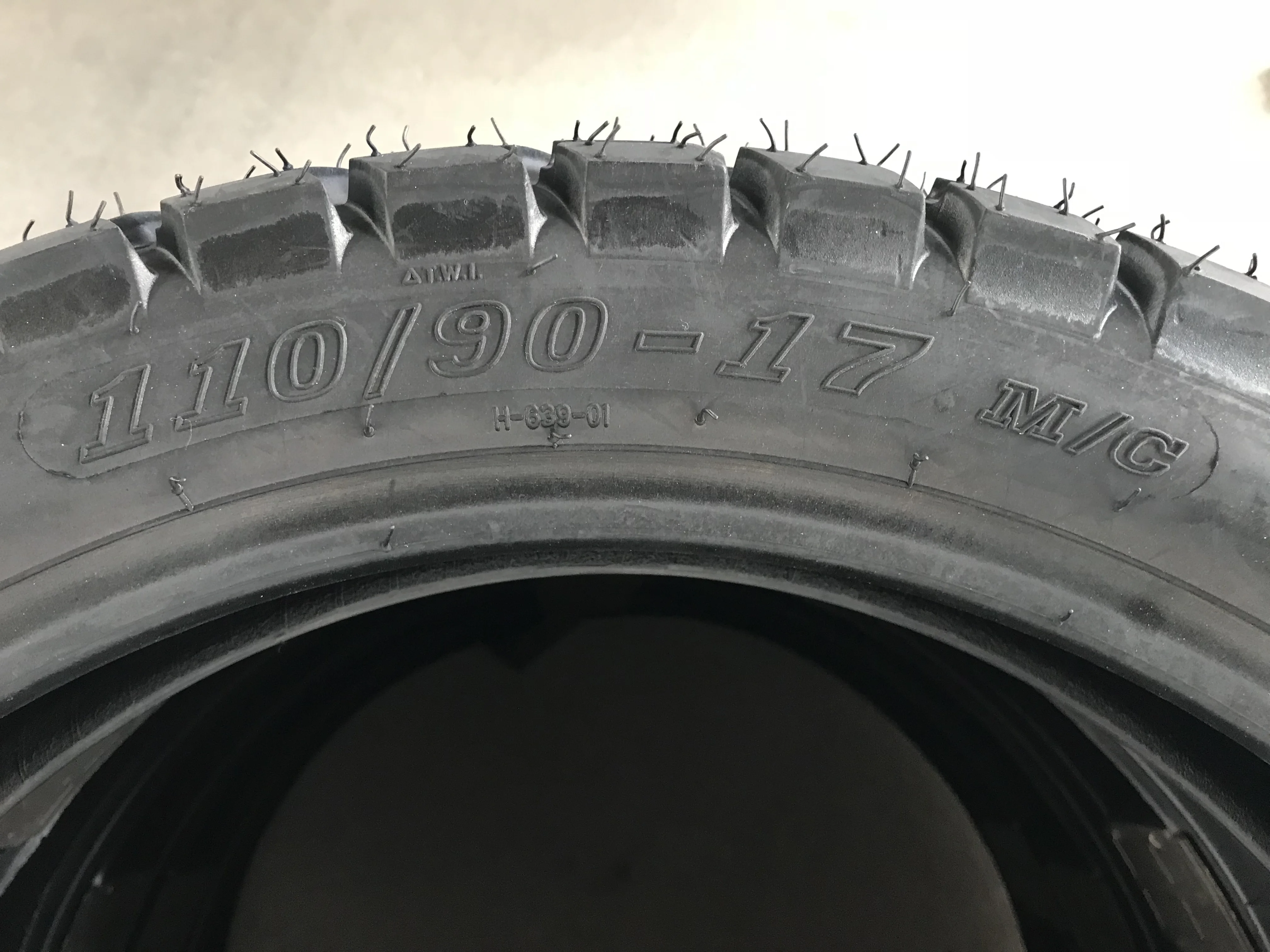 Tubeless motorcycle tyre 110/90-17  110 90 17 TL