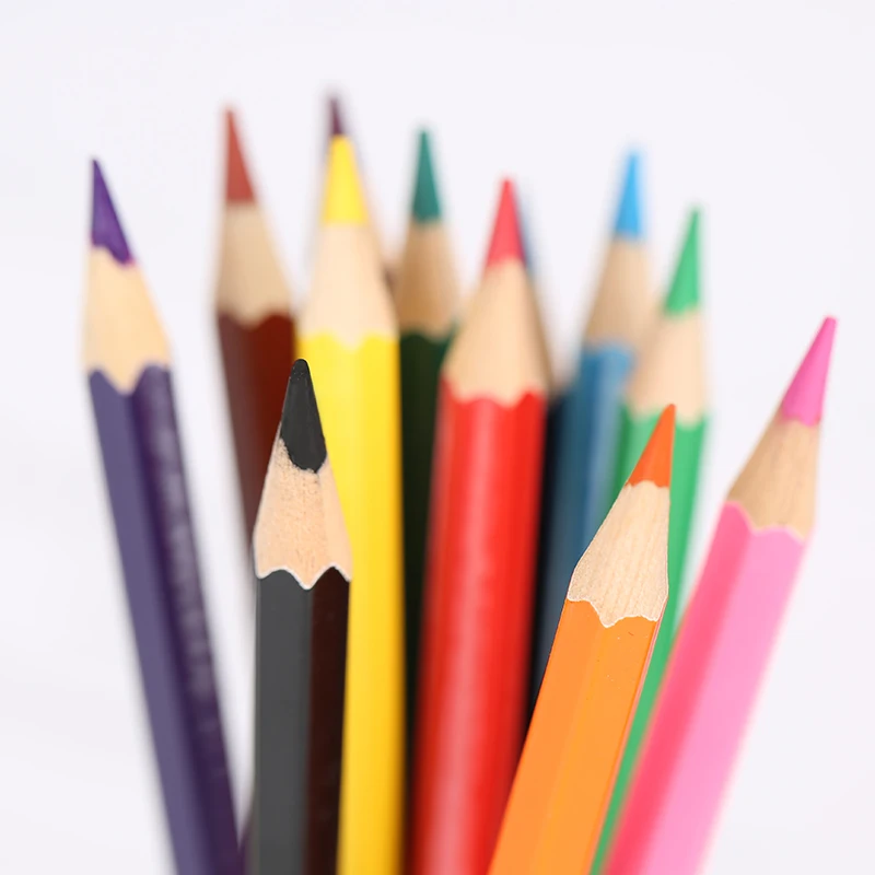 Набор из 12 цветных карандашей