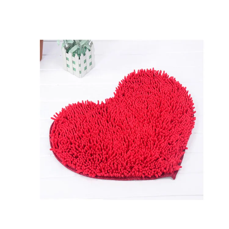 Hot Sell Mom And Baby Romantic Heart Shaped Chenille Mat Microfiber Anti- skid Sponge Big Mat