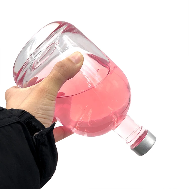 New arrival flint alcohol glass bottles 700ml for liquor whisky vodka