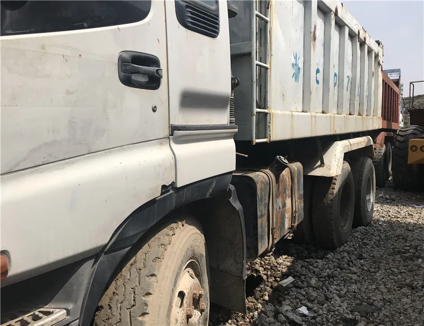 used dump truck isuzu forward 10 wheels 6x4 / 30 ton / 40 ton  ,isuze tipper truck with good isuzu engine for sale