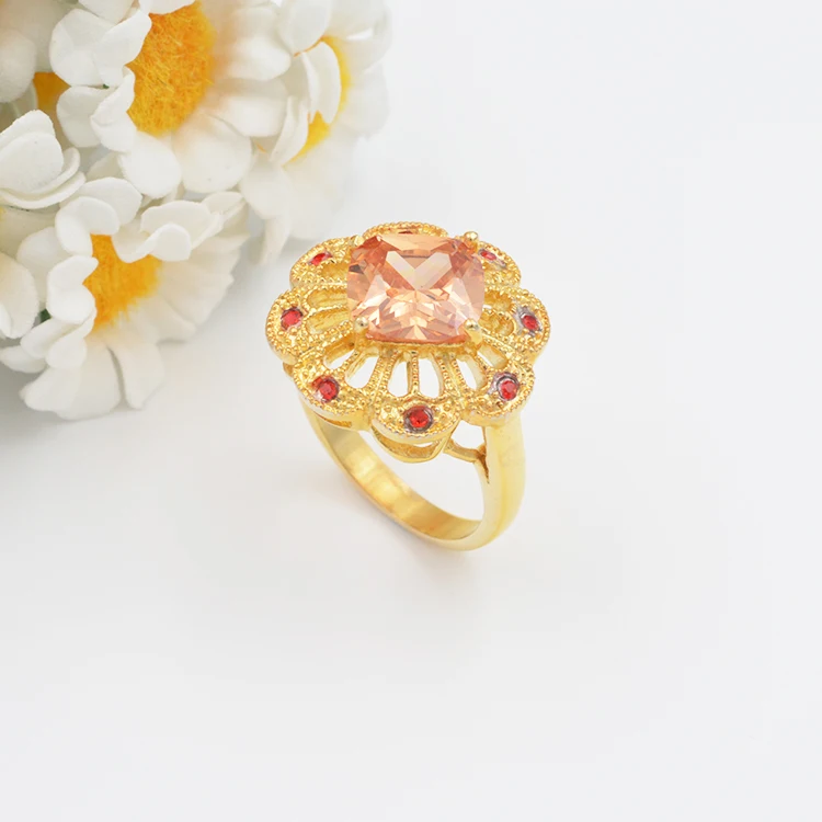 Специализируется на производстве различных моделей крупные драгоценные камни кольца из нержавеющей стали