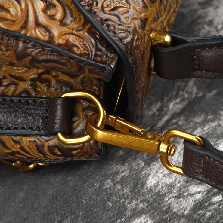 Tree cream leather ladies hand-brushed shoulder diagonal handbag embossed fashion leather handbag