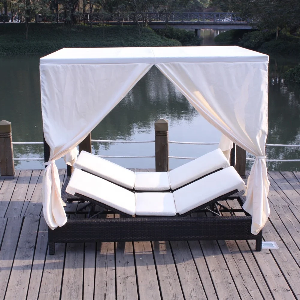 Modern Rattan Leisure Lounge Waterproof Day Bed  Outdoor Shade Daybed