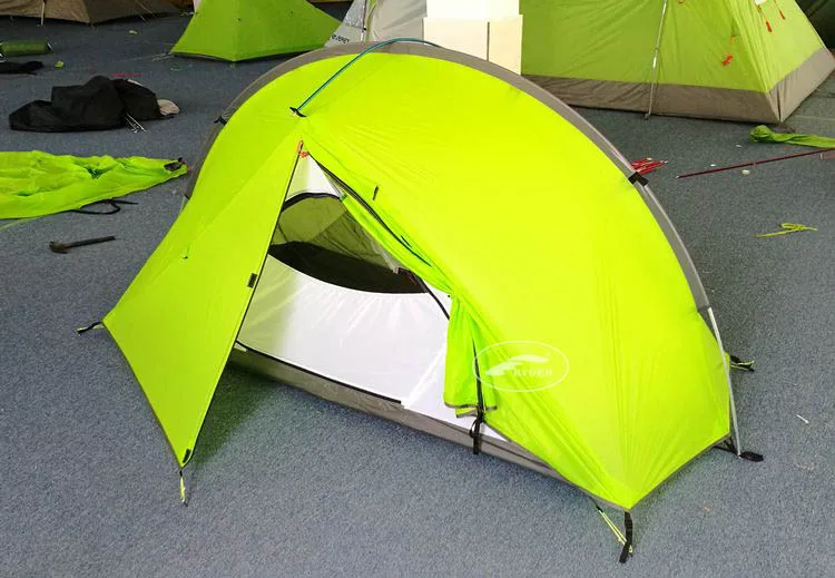 Ultra Light Double Wall Siliconized 20D R/S Polyamide 1-2 Person Professional Mountain Climbing Equipment Tent Manufacturer