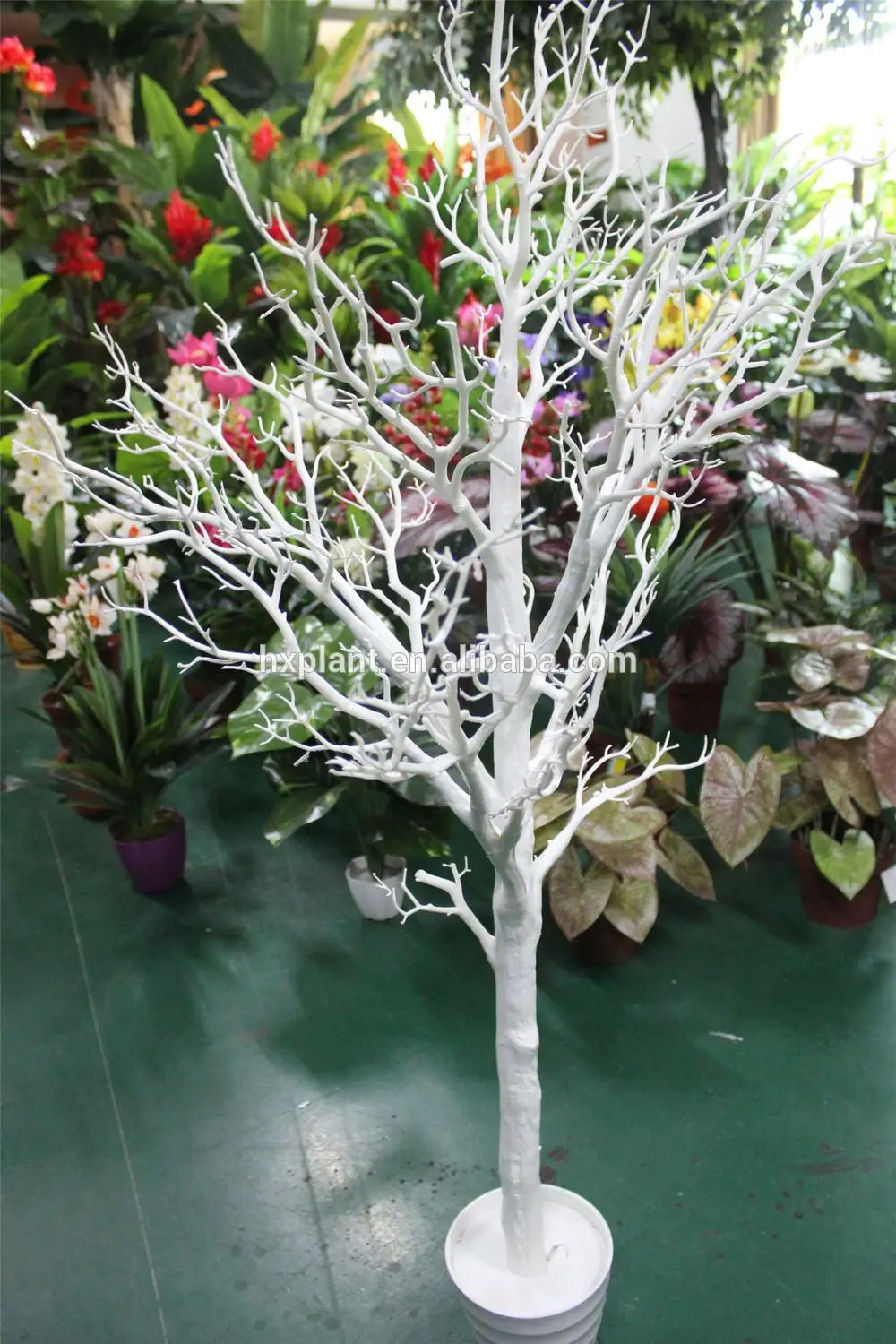 Lifelike artificial coral branches for home decoration, various colors of coral trees.
