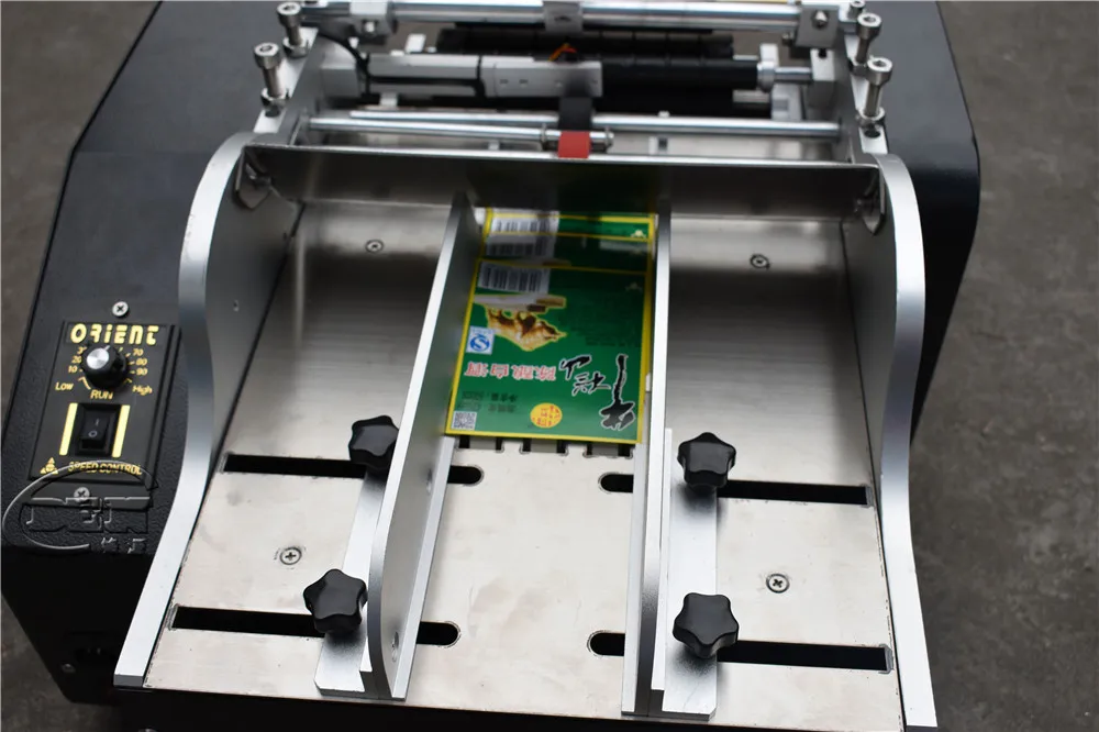 BEN-L114 automatic labeling machine for clothing label making machine