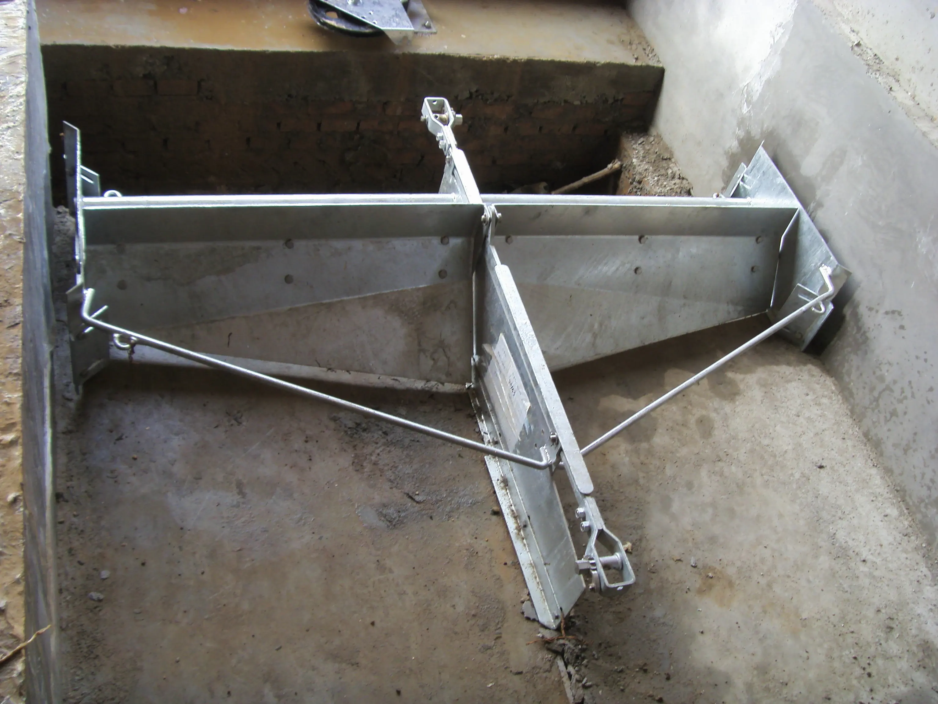 Poultry manure scraper machine for chicken manure scraper