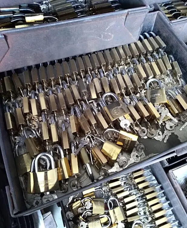 Cheap and Popular Mid-heavy Duty Gold Plated/Nickel Plated/Chrome Plated Arc Type Padlock