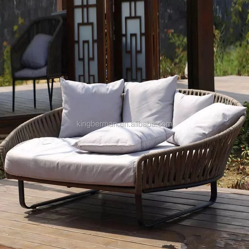 Top Popular Outdoor Lounge Wicker Daybed Beach Chaise Lounge Sofa Bed