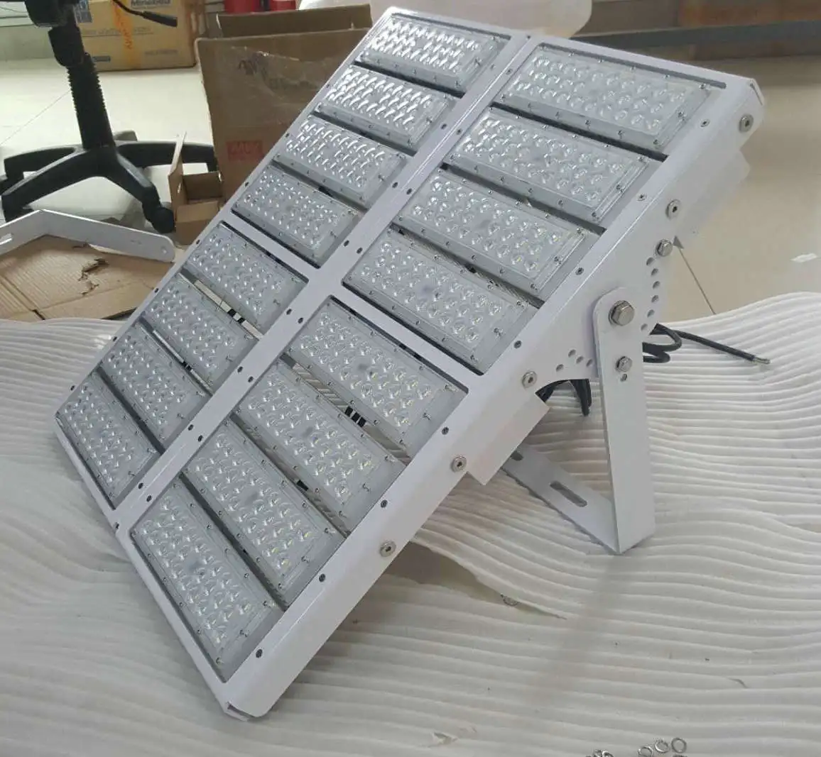 superior quality aluminium slim housing 50-1000w IP65 IK08 surge protected high mast LED flood light