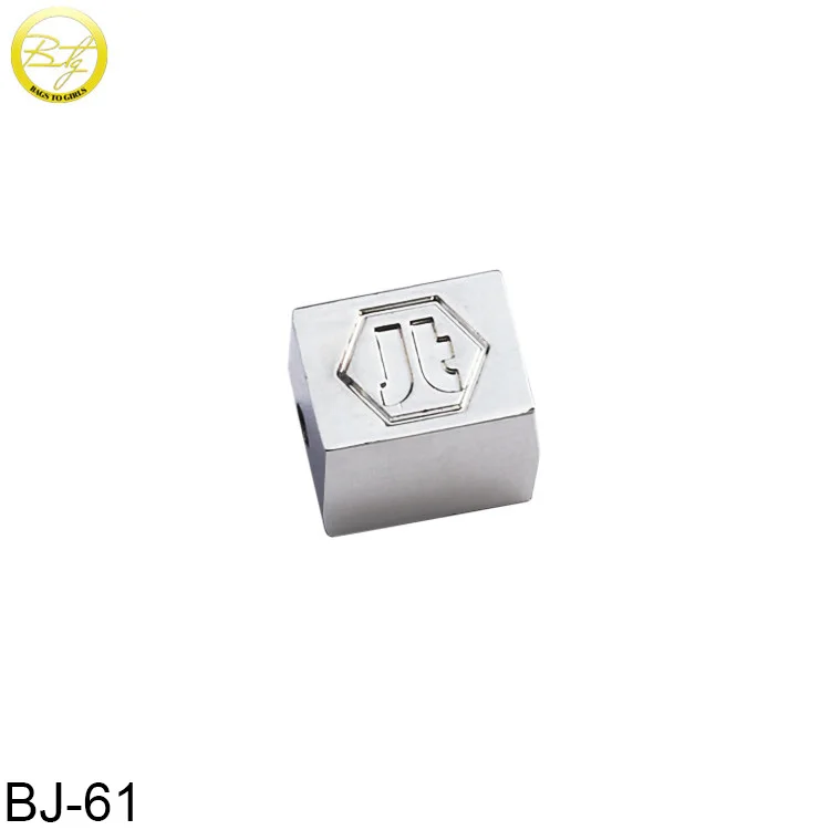 Бусины-шармы из цинкового сплава с гравировкой логотипа