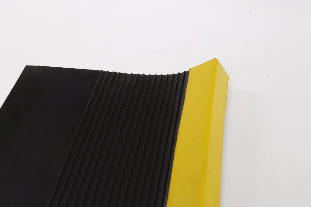 
rubber treads stairs 