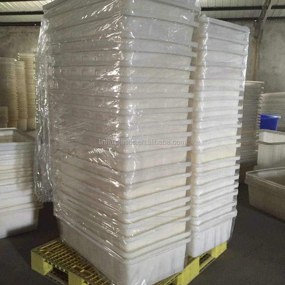 Plastic aquaculture tanks for fish hatchery