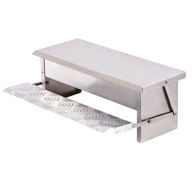 
Customized Chicken Drinkers And Feeders 