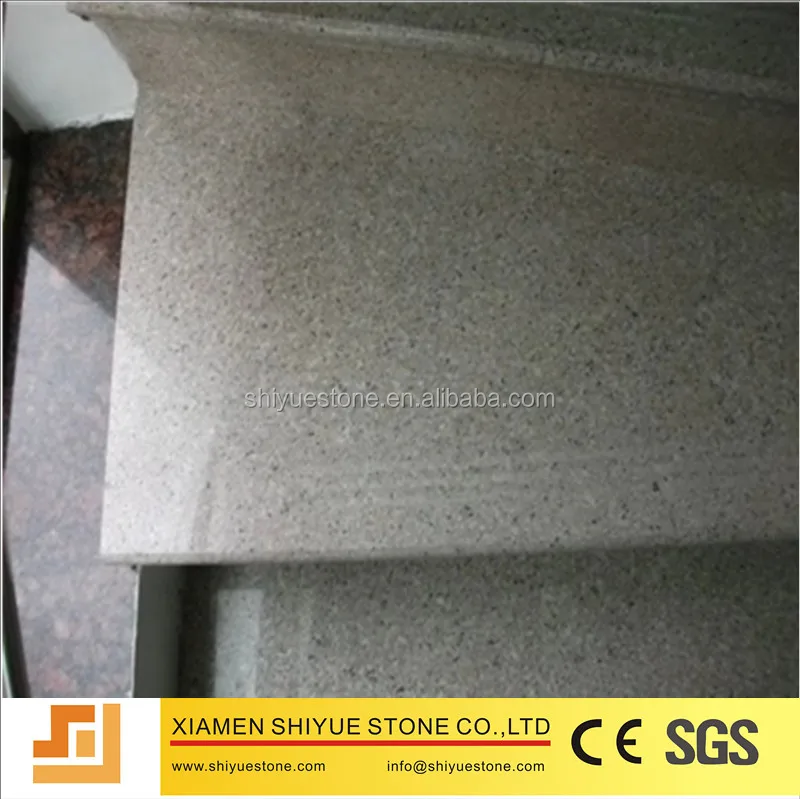 Уличные каменные ступеньки, гранитные лестницы