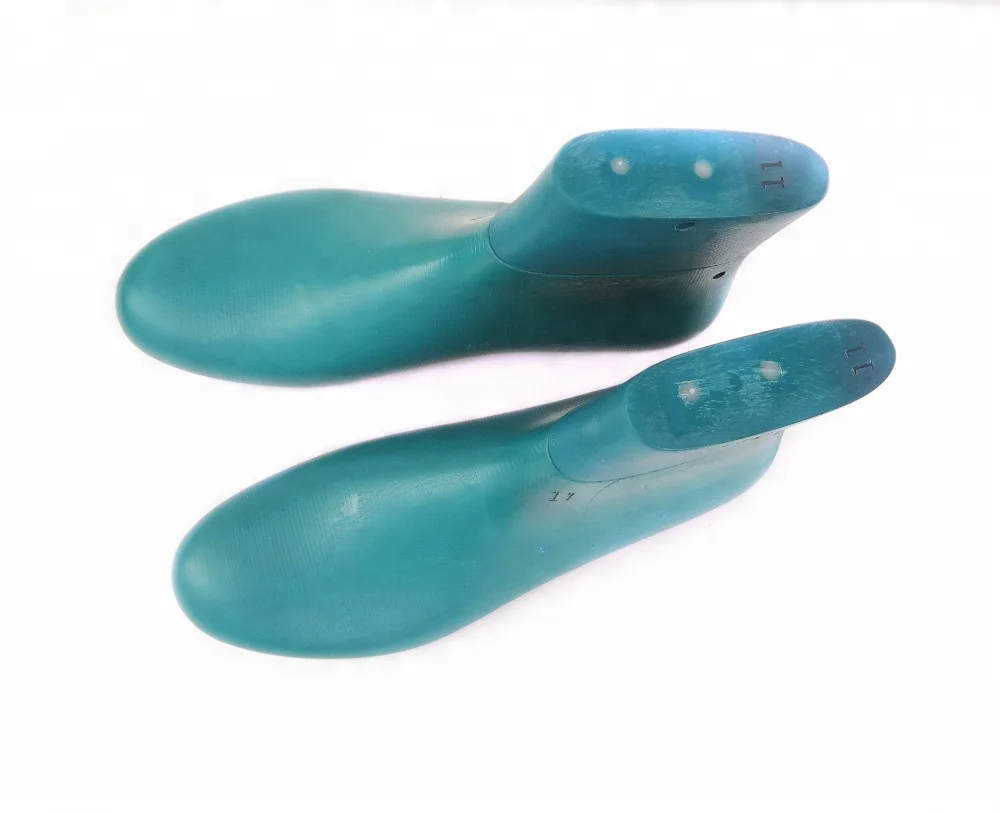 Hinged high top plastic shoe lasts for men boots