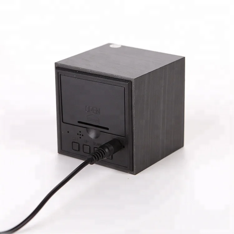  Рекламный Настольный цифровой термометр с различными цветными шрифтами температура время и дата Деревянный Будильник