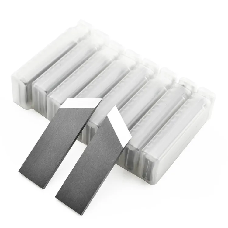 
 Карбид вольфрама, серая доска, лезвие ножа  