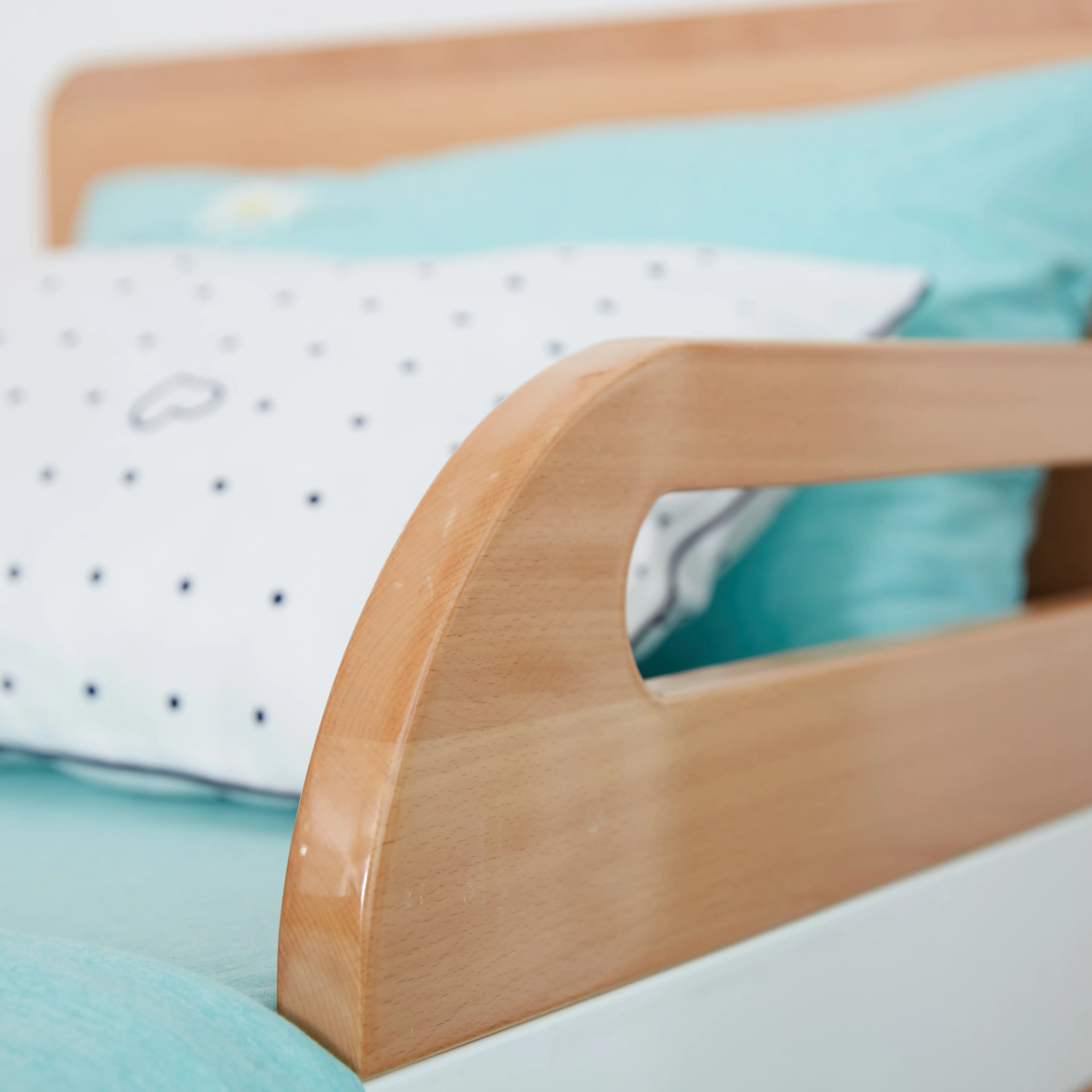 Certificate Nordic Wholesale Comfortable Solid Wood Children Bed luxury royal small wooden crib for baby multifunction