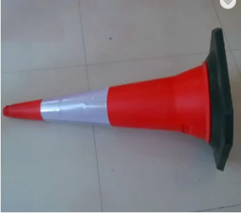 Middle East standard low price plastic traffic cone road cone with black rubber base