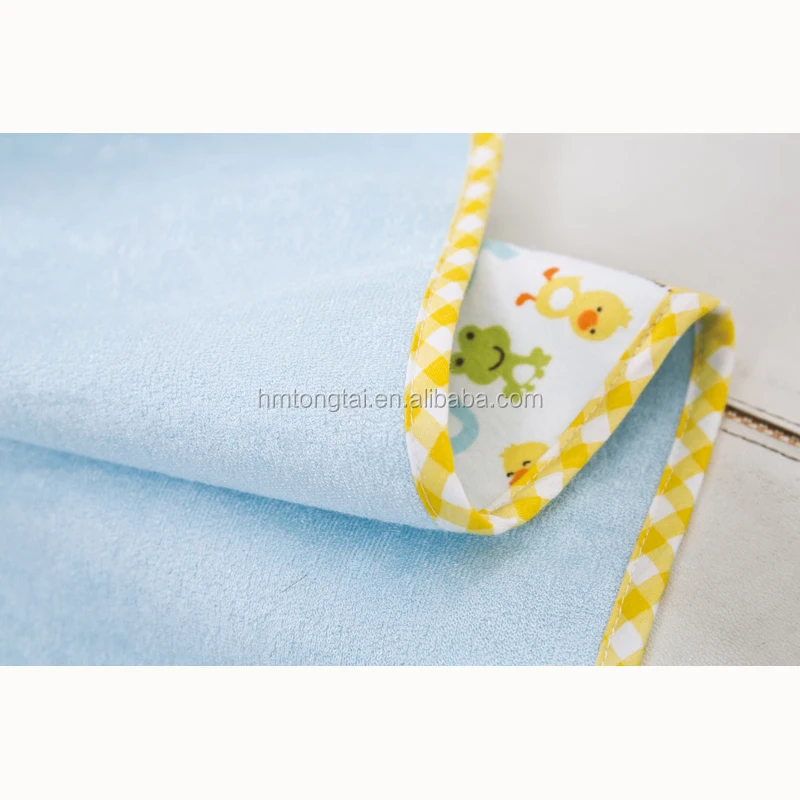 
bamboo fibre water-proof and free breathing ultralarge baby changing pads mat yellow giraffe 