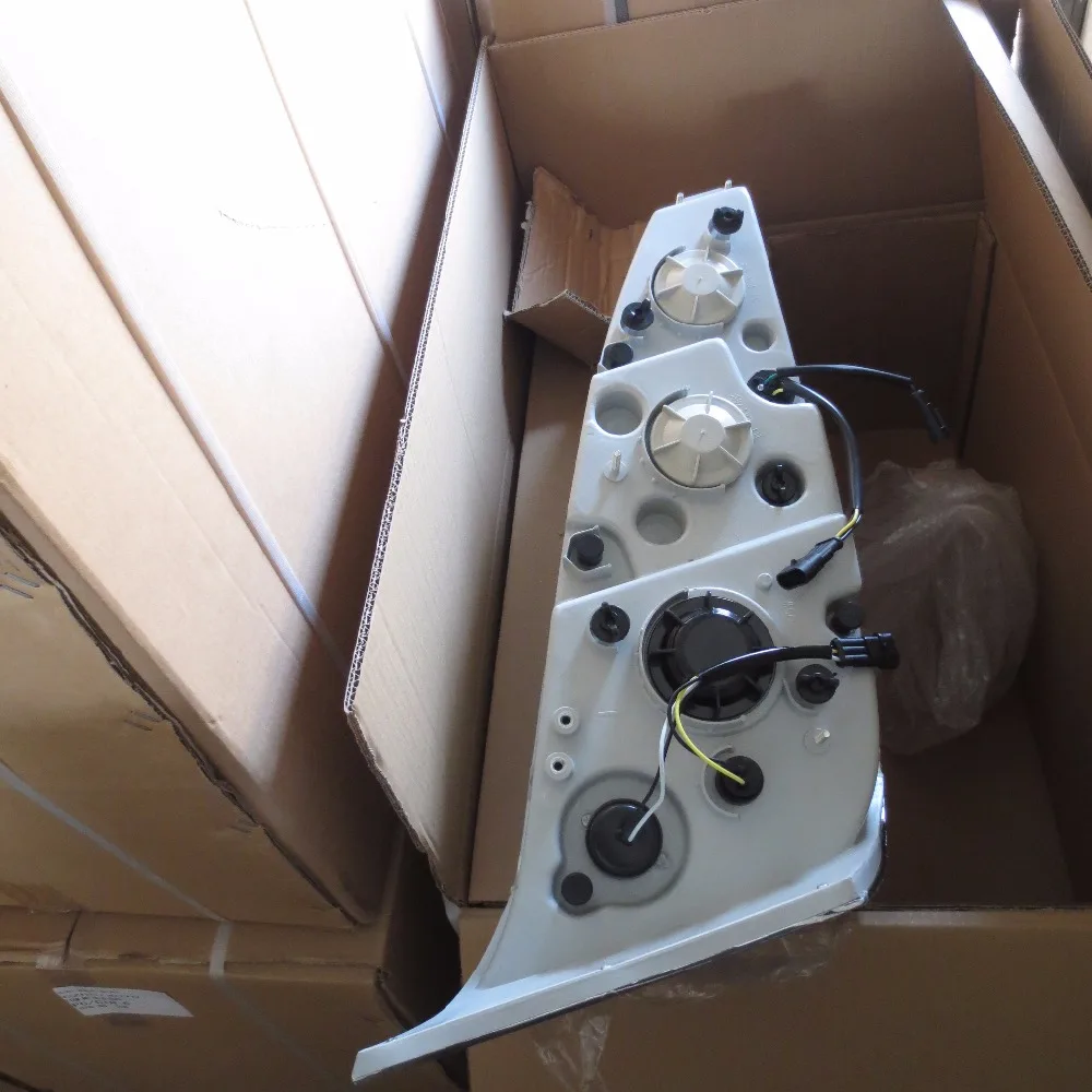 
Popular in Thailand bus 24V Voltage headlamp head light spare parts HC-B-1046 