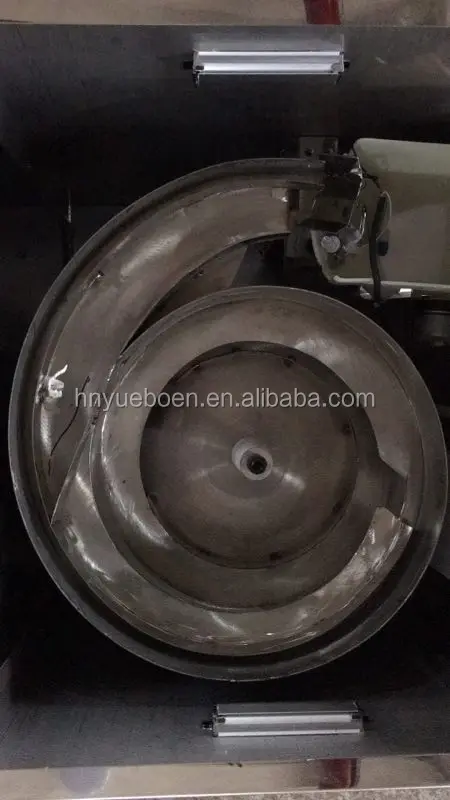 Машина для упаковки крепежных болтов гаек мелких деталей аппаратная машина подсчета