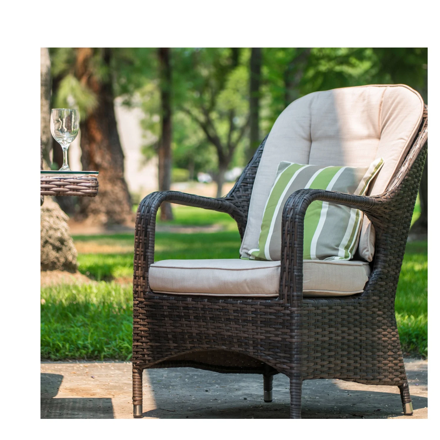 2020 Morden Living Hot Sells Modern Outdoor Rattan Furniture Gas Fire Pit Dining Sofa Set