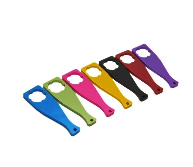 B модель : пластик ключ гаечный ключ , чтобы затянуть или ручка гайка винт, с вытяжным шнуром, для Gopro серии винты с чпу