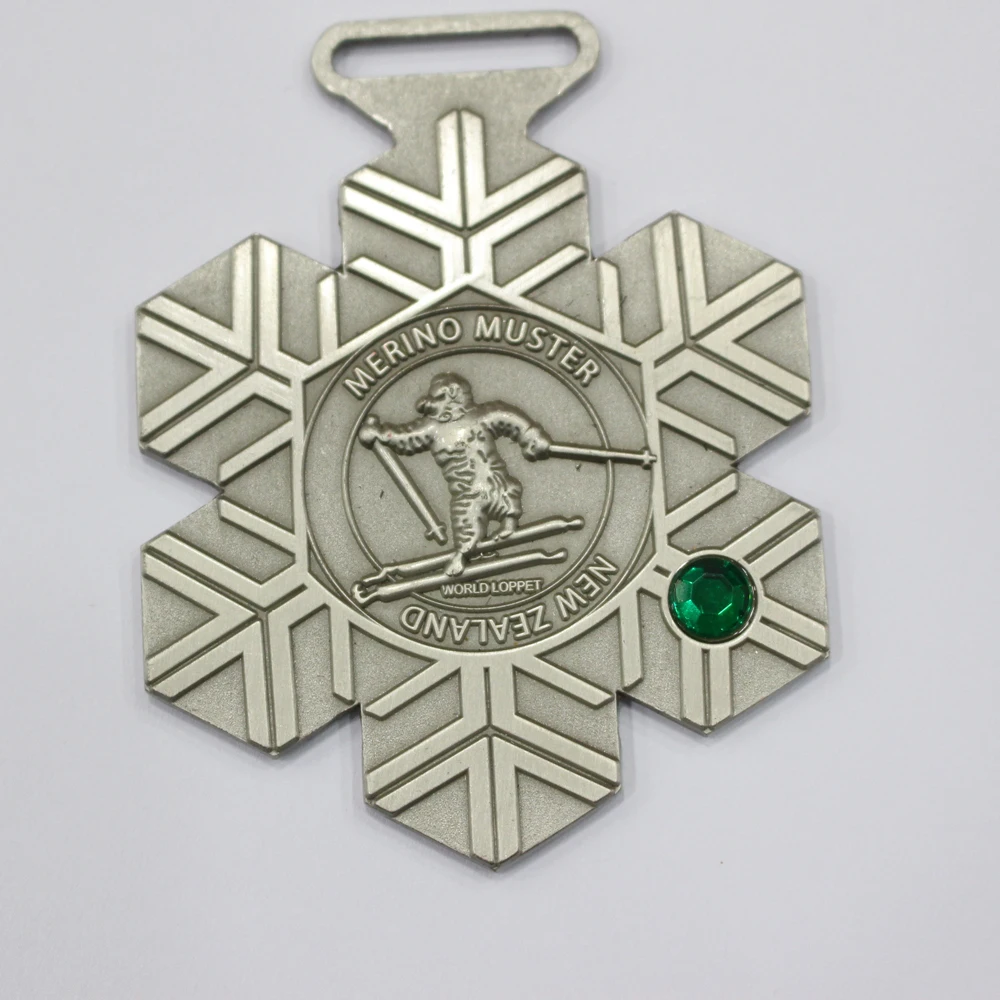 
zinc alloy cast antique silver finish snowflake shape metal medal 