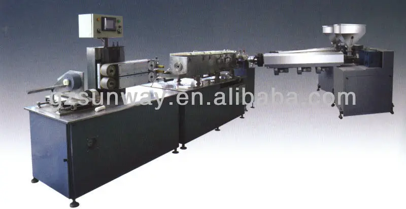 Two layers polyethylene extruder and cutting