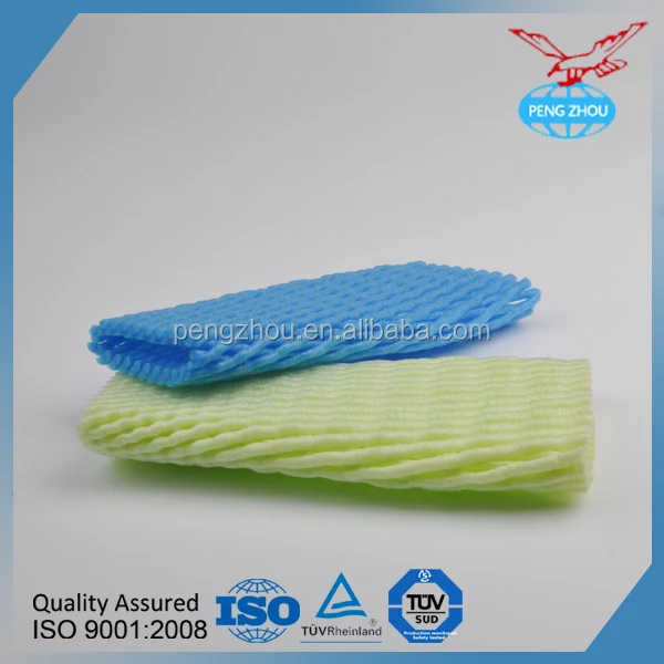 Рулон пенополистирола персикового цвета с сеткой для упаковки фруктов